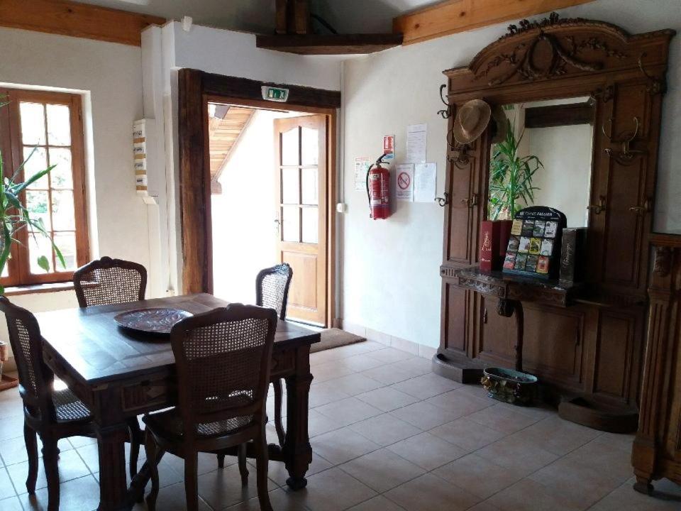 Le Domaine Du Cellier Bed and Breakfast Sézanne Buitenkant foto